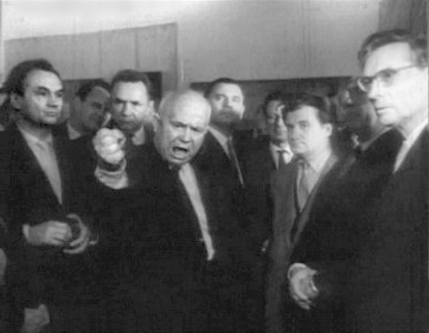 Хрущев_разносит_Белютина.jpg