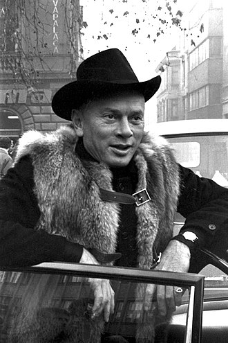 330px-S.Kragujevic,_Yul_Brynner_in_Sarajevo,1969.jpg