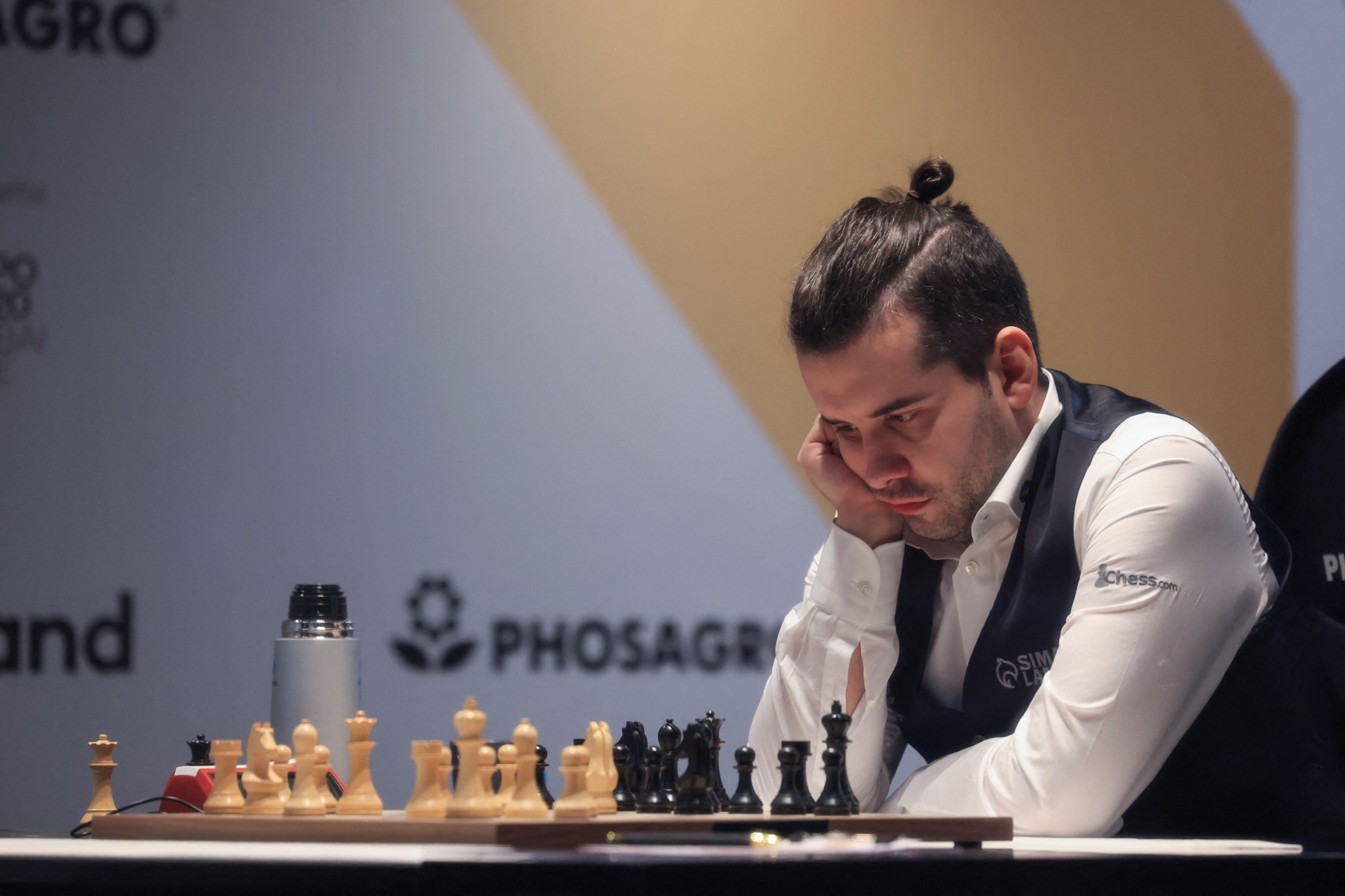Carlsen_-_Nepo_2021-spcs.me.jpg