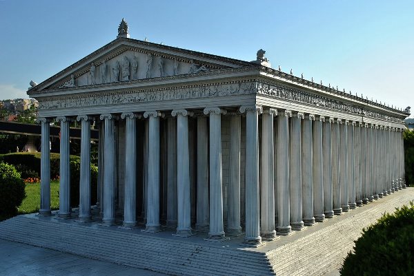 1574527916_hram-artemidy-turcija-5.jpg