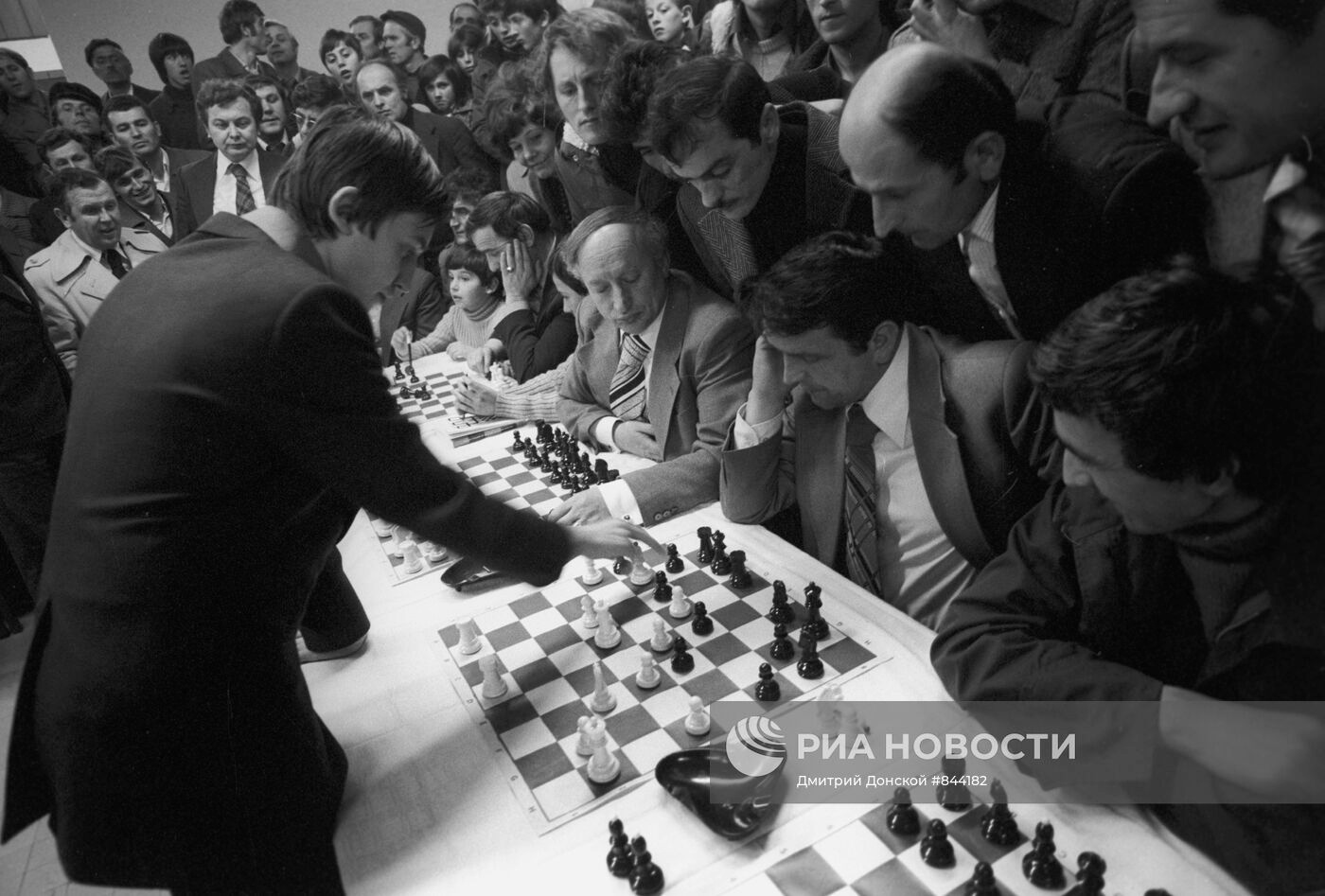 Lab karpov. Сеанс одновременной игры в шахматы.