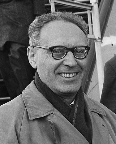 375px-Mikhail_Botvinnik_1962.jpg