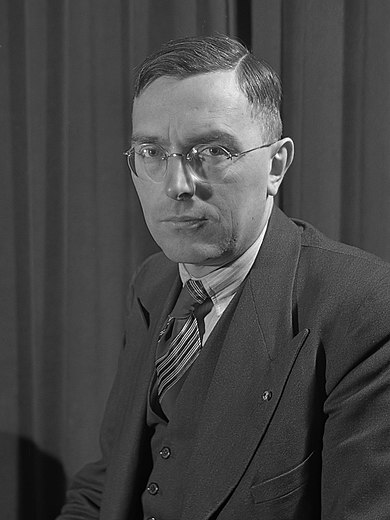Max_Euwe_(1945).jpg