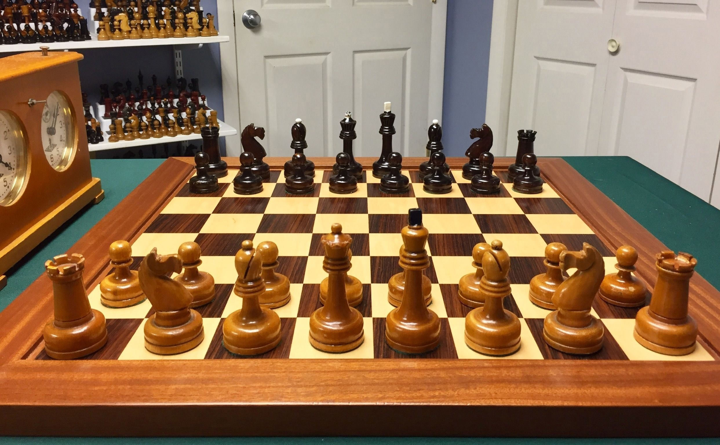 Tal_Chess_Set_1960s_(original)-world13.spcs.bio.jpg