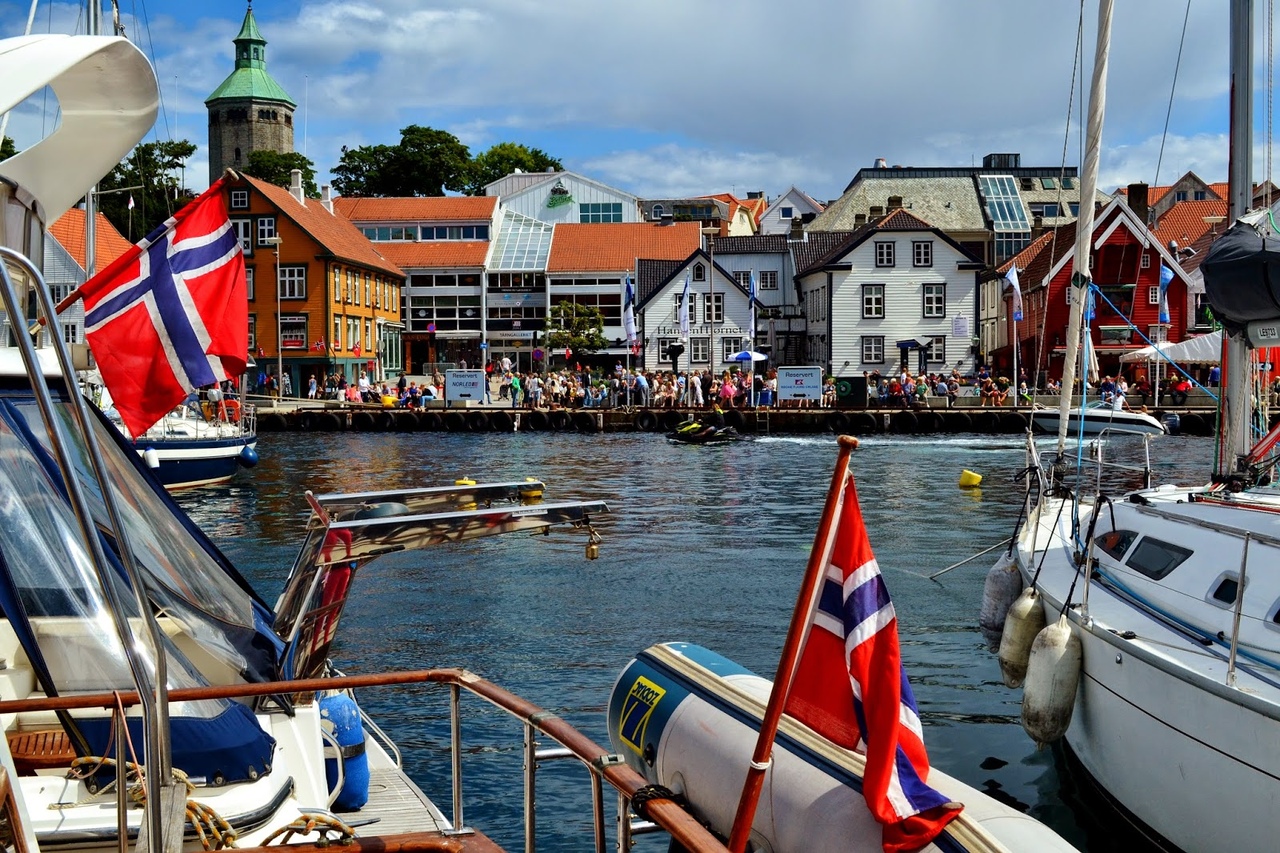 Норвегия выпуск. Stavanger Норвегия. Ставангер фьорды. Город Ставангер Норвегия фото. Северная Европа Ставангер.